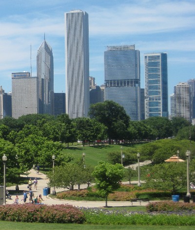 Image of Chicago buildings and park